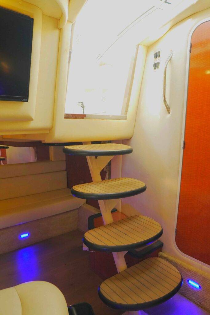 37ft Sea Ray Yacht Rental Miami ⛵ 10 %Miami Yacht Rentals%