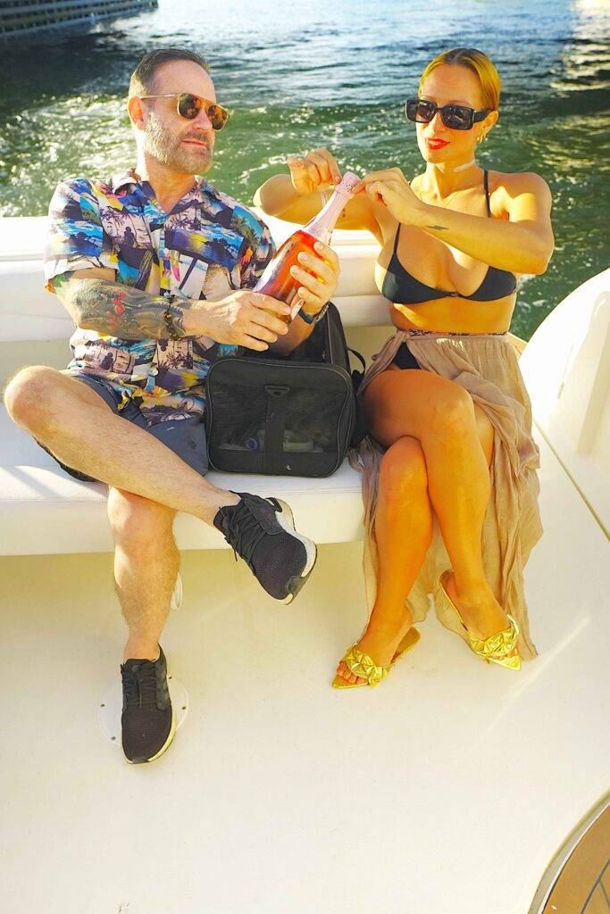 37ft Sea Ray Yacht Rental Miami ⛵ 4 %Miami Yacht Rentals%