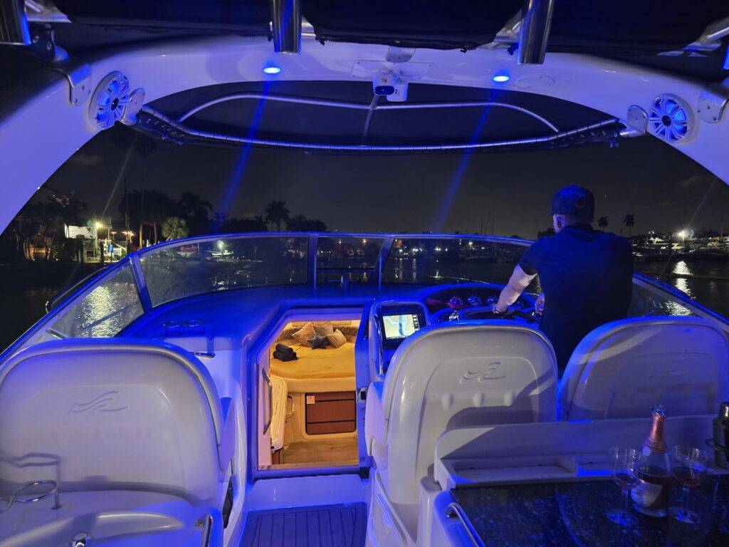 37ft Sea Ray Yacht Rental Miami ⛵ 2 %Miami Yacht Rentals%