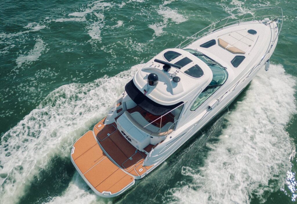50ft Four Winns Yacht Rental Miami π | Exclusive Charter Adventure from $900 3 %Miami Yacht Rentals%