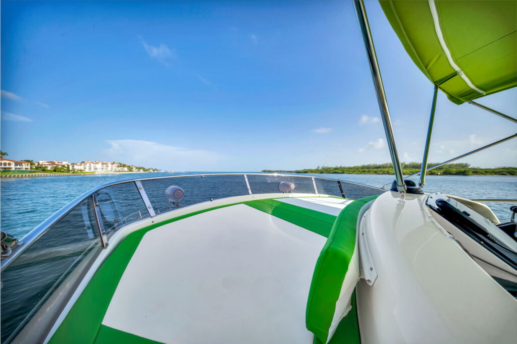 67ft Aicon Green Hulk Yacht Rental Miami ✨ | Exclusive Charter Adventure from $1,250 9 %Miami Yacht Rentals%