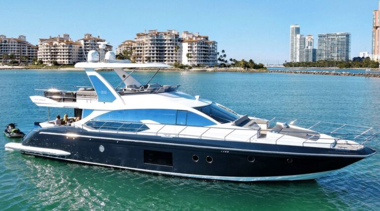 68ft Azimut “Cerulean” – Luxury Yacht Charter Fontainebleau Marina (9)