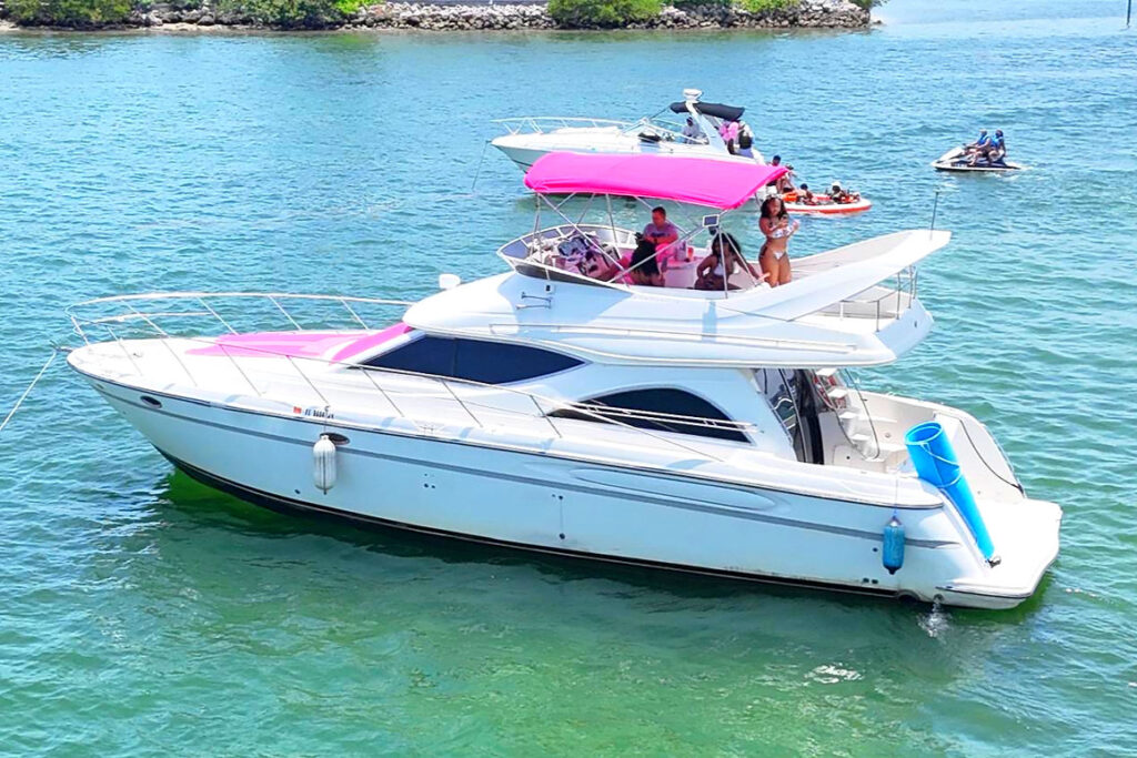 Miami Pink Yacht Rental 50ft Maxum 6 %Miami Yacht Rentals%