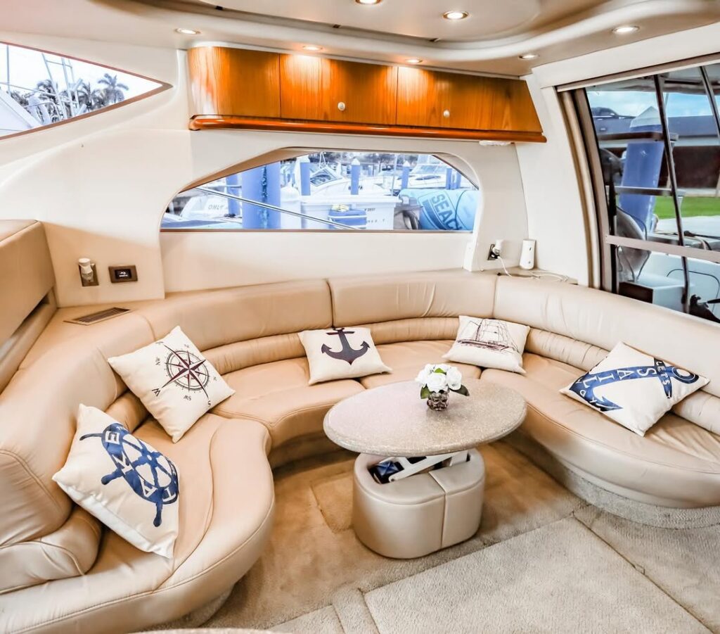 Miami Pink Yacht Rental 50ft Maxum 9 %Miami Yacht Rentals%