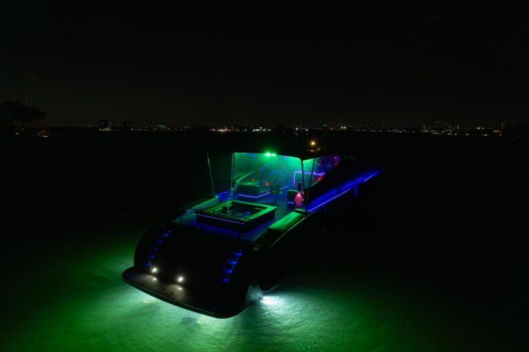 94ft Leopard “Private Key” – Luxury Yacht Charter Venetian Marina, Pier 1 (13)